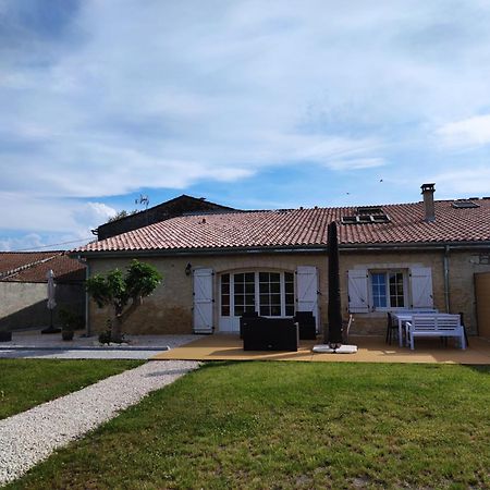 Villa Domaine des Prés de Joussac - Protocole sanitaire strict à Jau-Dignac-et-Loirac Extérieur photo