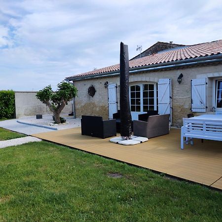 Villa Domaine des Prés de Joussac - Protocole sanitaire strict à Jau-Dignac-et-Loirac Extérieur photo