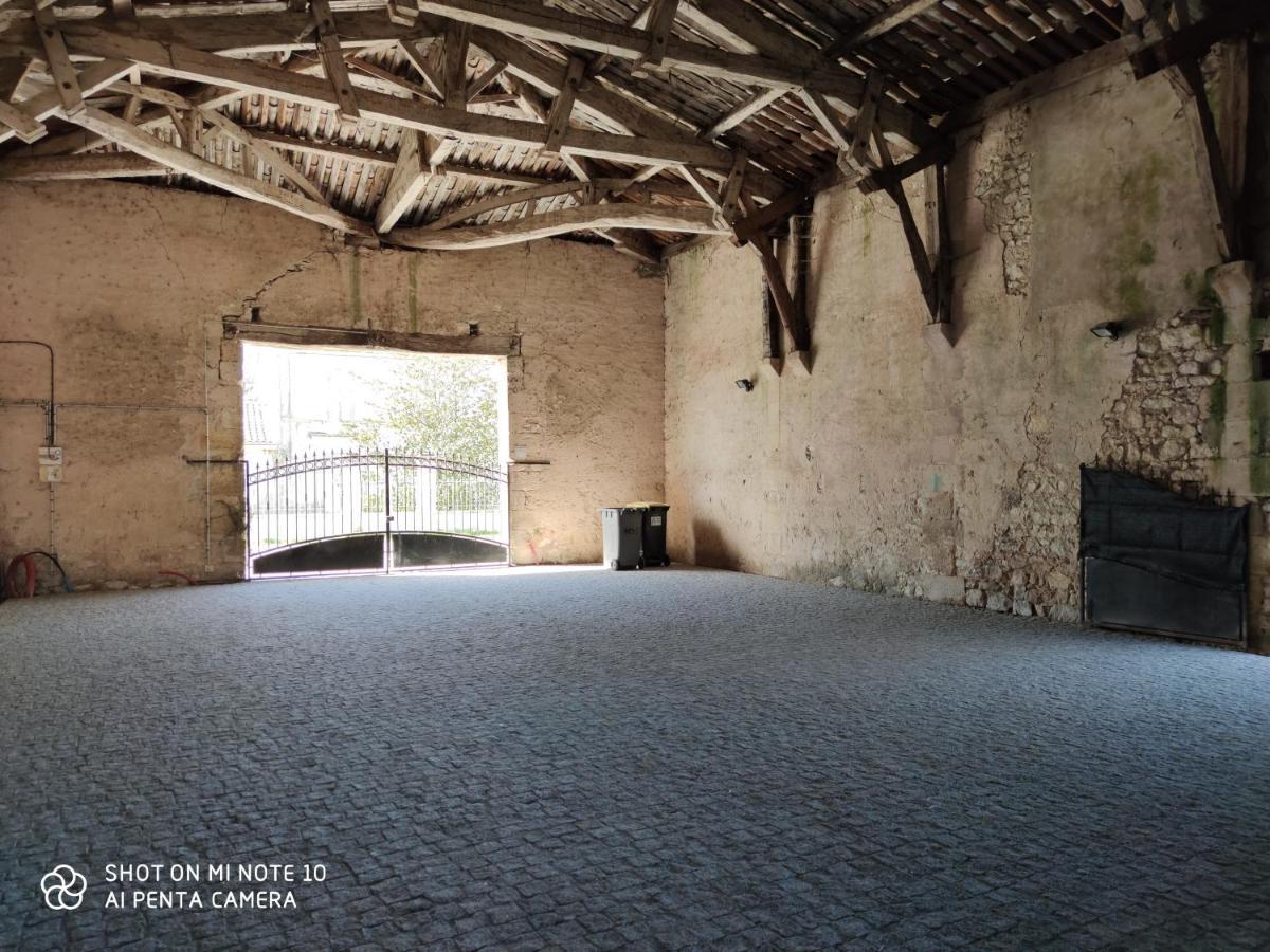Villa Domaine des Prés de Joussac - Protocole sanitaire strict à Jau-Dignac-et-Loirac Extérieur photo